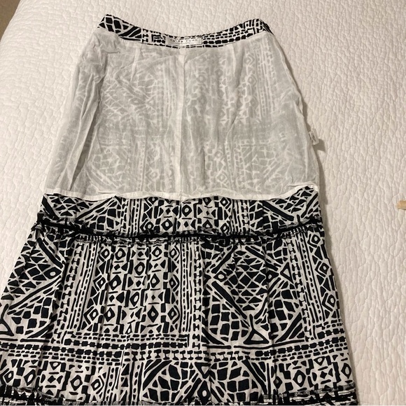 Trina Turk 100% Cotton Black and White Graphic Tiered Maxi Skirt - Picture 7 of 9